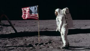 Astronaut Buzz Aldrin with US flag (Apollo 11), photo: NASA (PD)